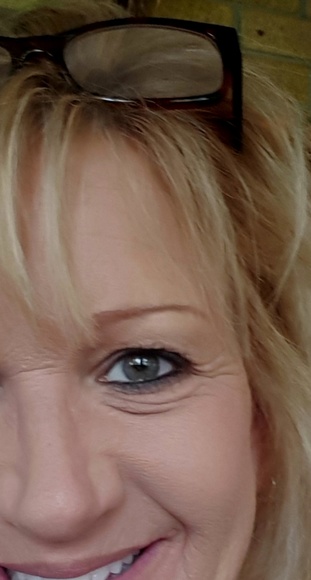 Meet your Posher, Sue - Picture 2 of 2